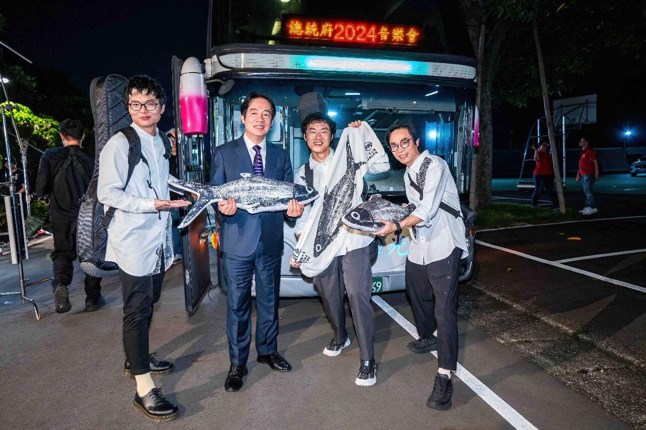 拍謝少年壓軸登總統府音樂會 與總統賴清德同框邀全民為奧運應援(影音)
