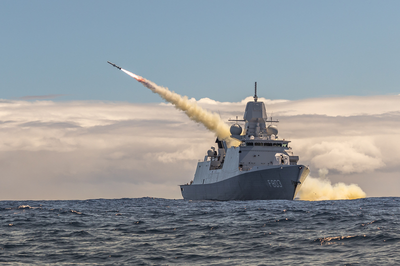 環太軍演多國參與實彈射擊 擊沉兩艘大型艦艇