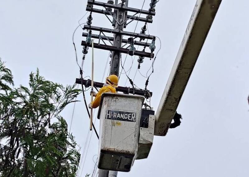 凱米釀全台45萬戶停電 逾4萬戶未復電持續搶修