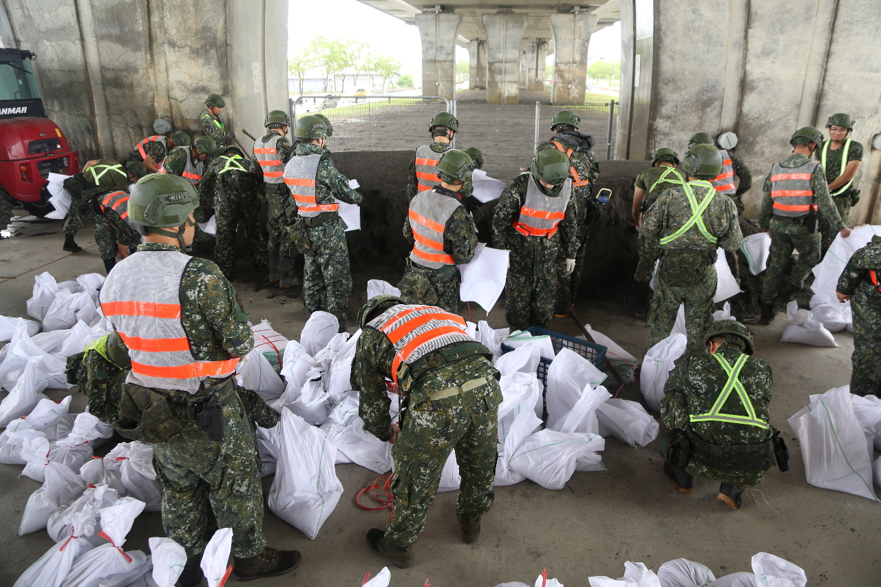 強颱凱米來襲 國軍北部、花東作戰區嚴陣以待(影音)