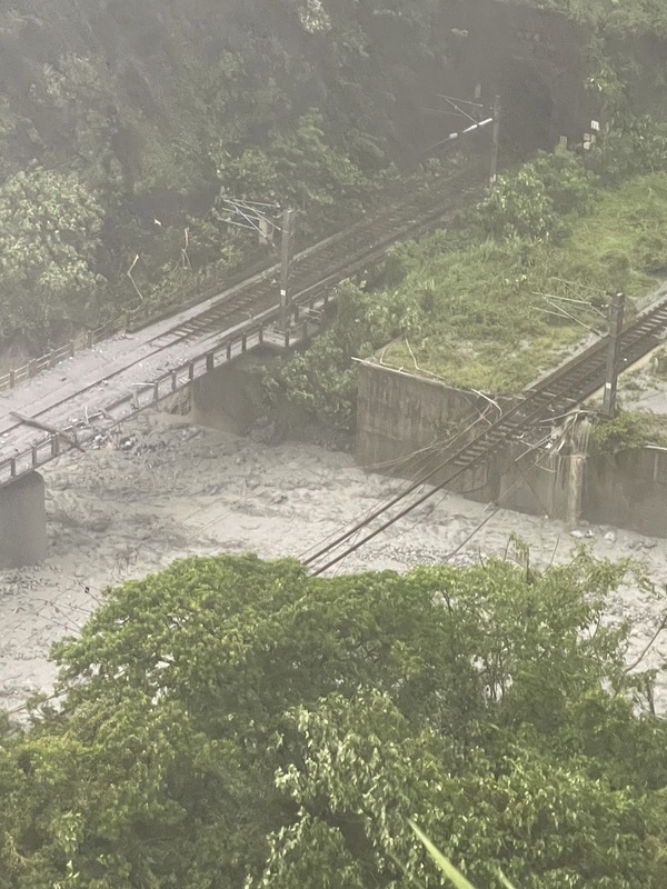 颱風凱米重創台鐵 北迴遭土石流、西部線路基掏空