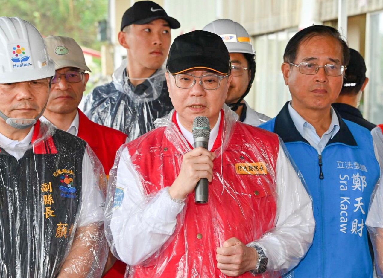 視察花蓮災情 卓揆：欠鄉親一條安全的路很久了