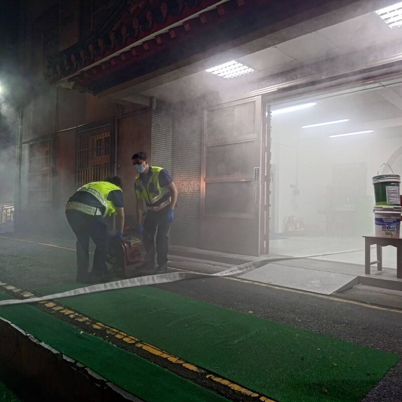 新店國史館冒白煙 消防隊：疑設備故障 並非火災
