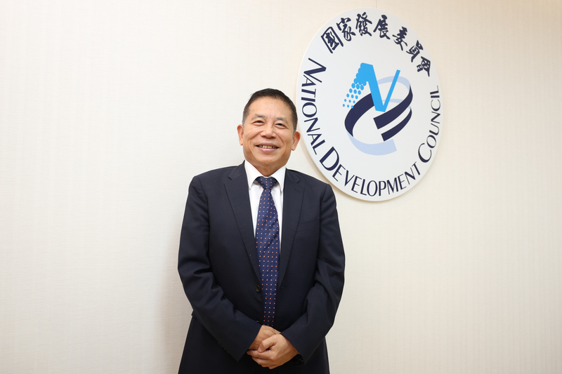 補AI人才 劉鏡清：11月起鎖定印度邦加羅爾攬才