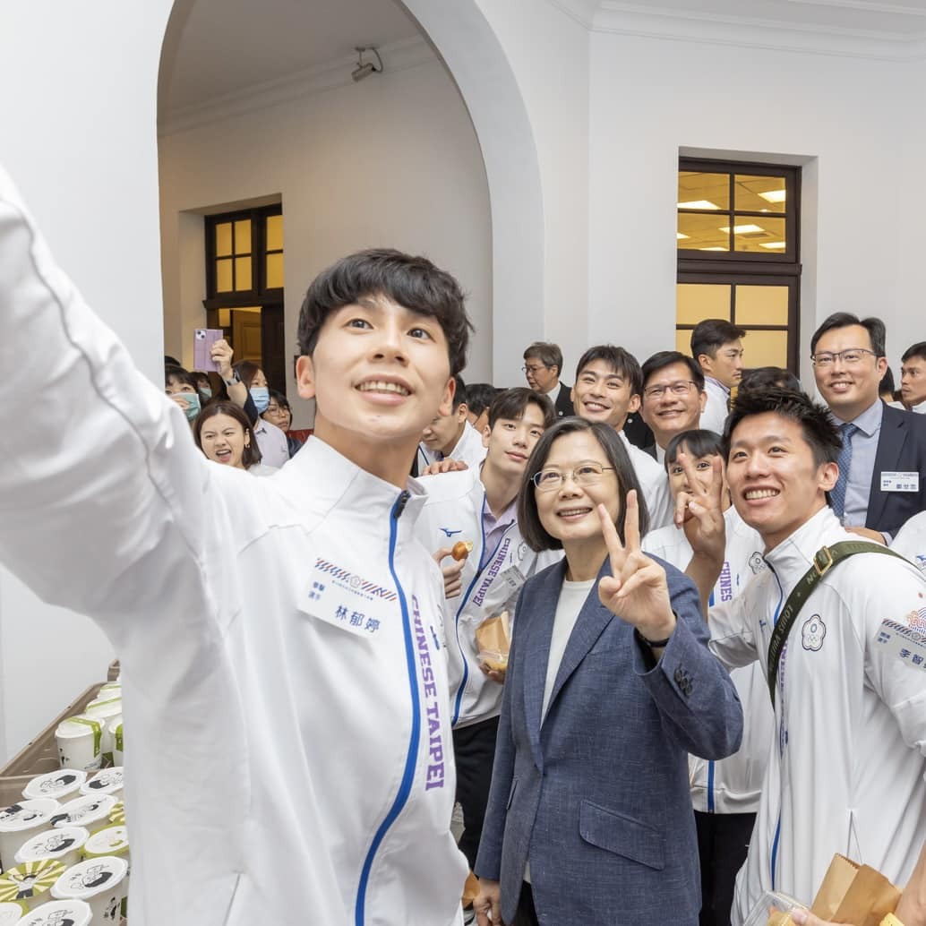 為林郁婷加油 蔡英文：沒在怕紛擾與挑戰