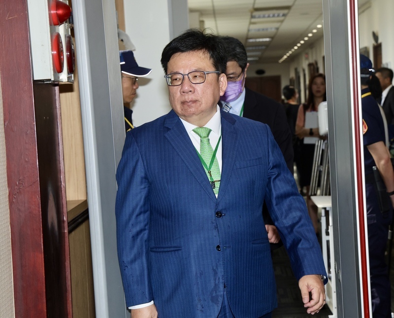 遭指控用公務車接送愛犬 監察院秘書長李俊俋請辭獲准