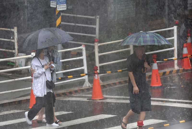 中南部午前雨勢明顯 北部宜花午後局部大雨