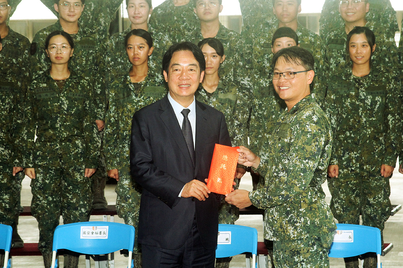 慰勉凱米救災部隊 賴總統：明年國防預算創新高 提升國軍戰力