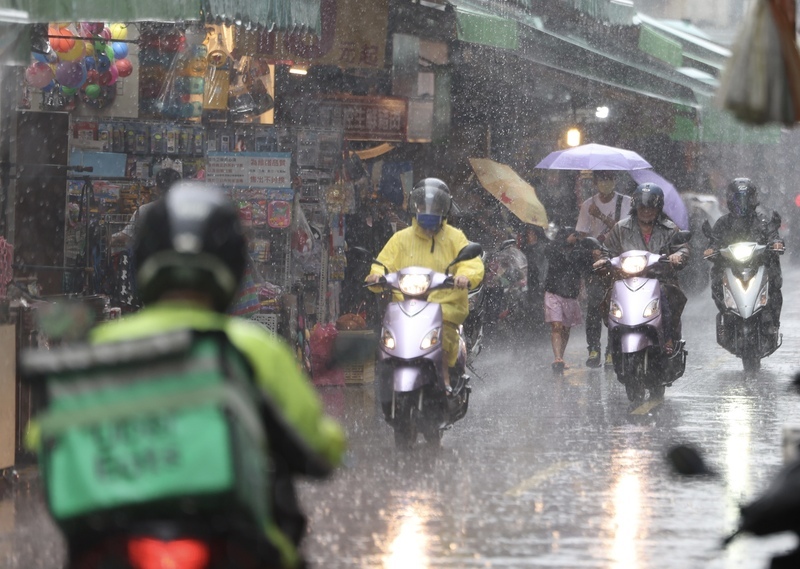 午後對流旺  基北北桃等16縣市大雨特報