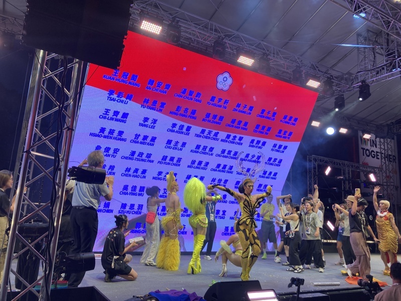奧運台灣館閉幕夜林郁婷奪金 妮妃雅與觀眾感動落淚(影音)