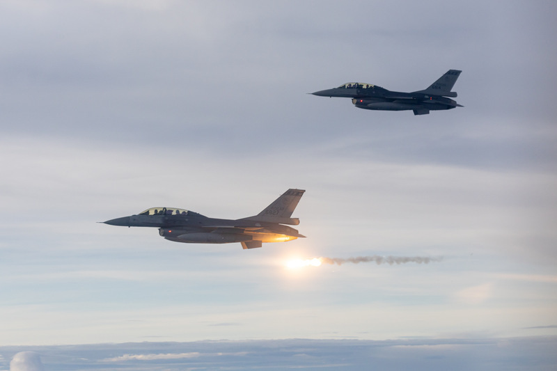 巴黎奧運／台灣隊凱旋歸來 F-16伴飛水門禮迎