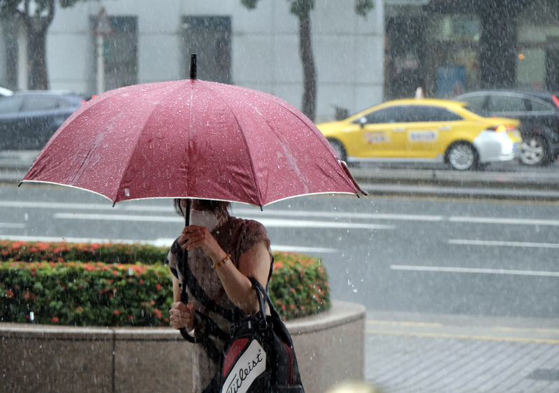 低壓帶漸離午後防大雷雨 颱風路徑須留意
