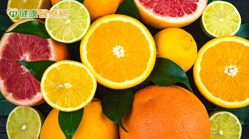 吃西藥不只不能吃柑橘！醫列「這些中藥材」也要注意，避免嚴重交互作用