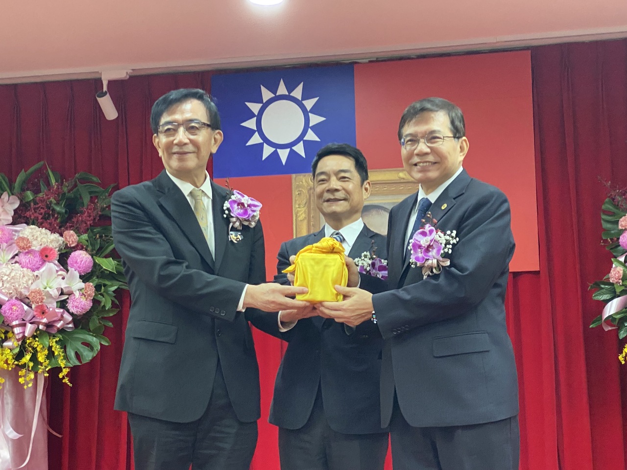 正式接掌中華郵政董座 王國材：轉型關鍵時刻、邁入下個亮麗百年