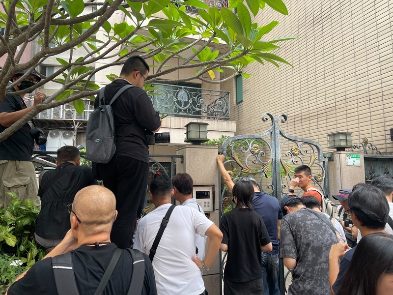 柯文哲住家辦公室遭搜索 民眾黨挺柯捍衛清白 籲勿未審先判