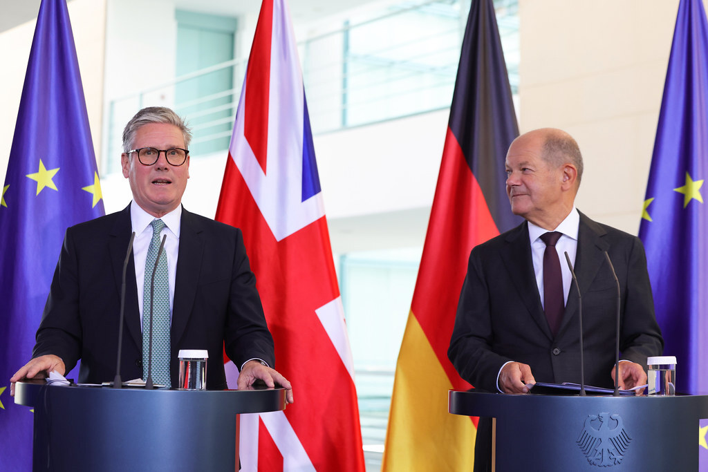 英國首相：賀錦麗已為美國大選帶來深刻改變