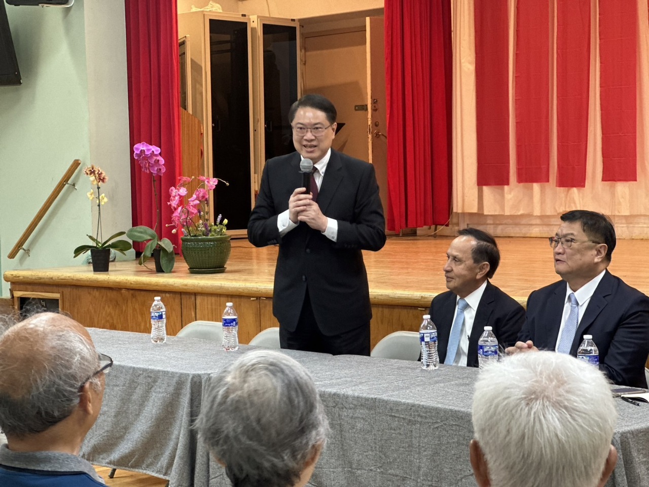 林右昌訪美首站抵紐約 獲台僑熱烈歡迎
