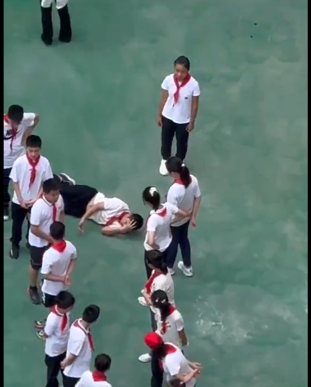 冷漠的一代！上海學生中暑倒地無人問 網怒批