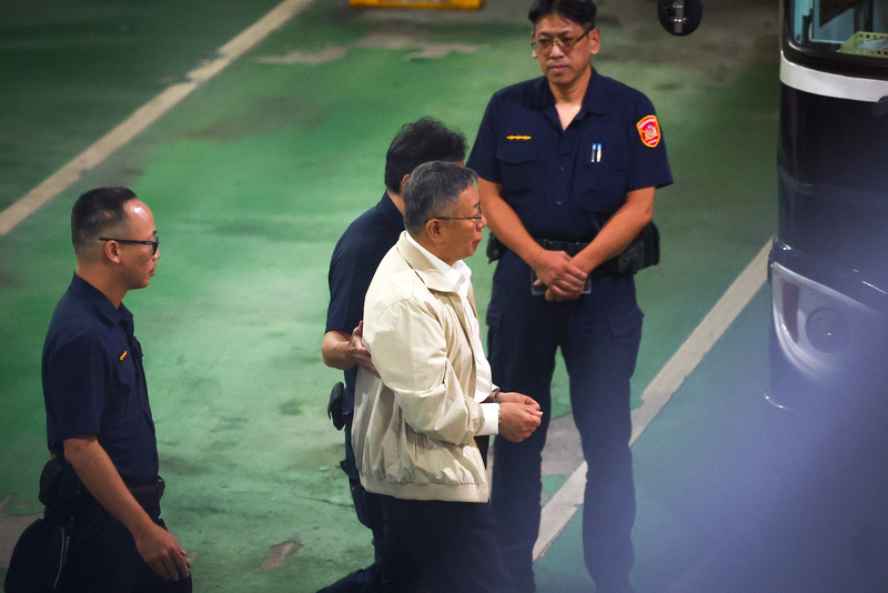 柯文哲遭羈押禁見、案情屢遭外洩 藍綠發聲