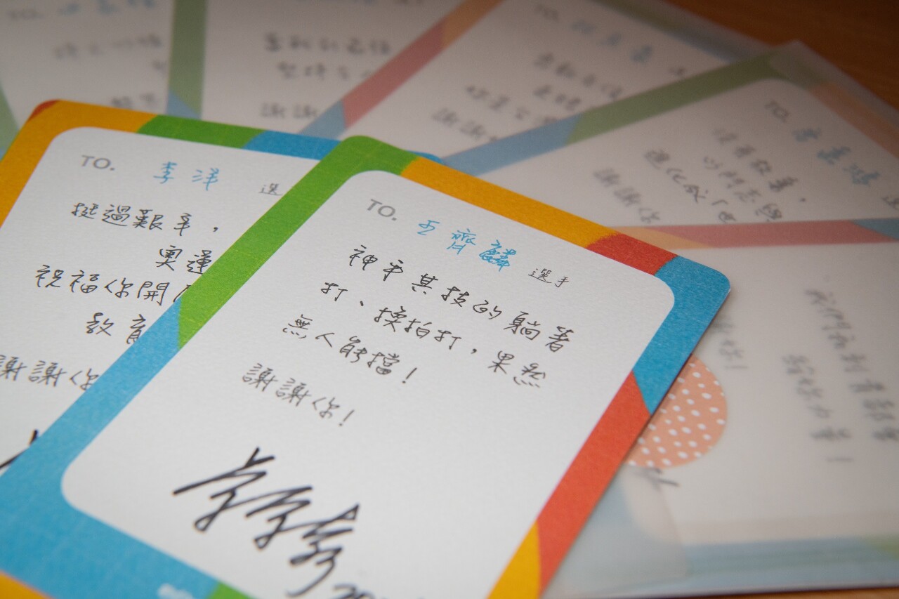 2024奧運、帕運成績亮眼 卓榮泰親簽小卡致贈選手