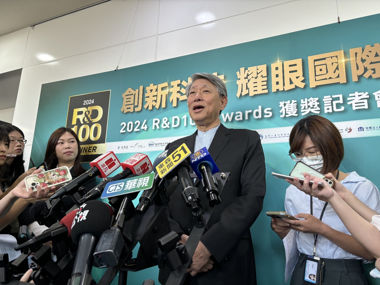 經長：台積電是世界的台積電 發展主軸仍在台灣
