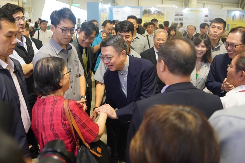 推動危老與都市更新 卓榮泰：修改法令 補上人民所需