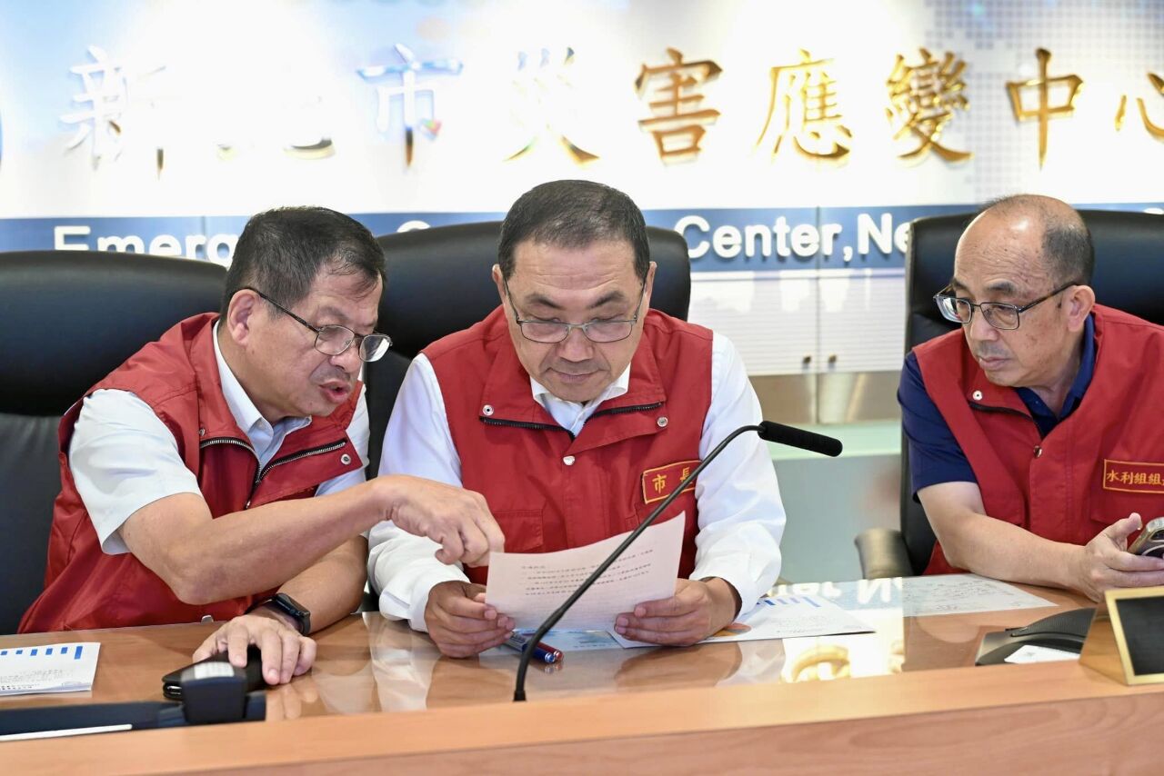 一夜豪雨52處淹水 侯友宜：災情排除 僅剩汐止圍牆倒塌處理中