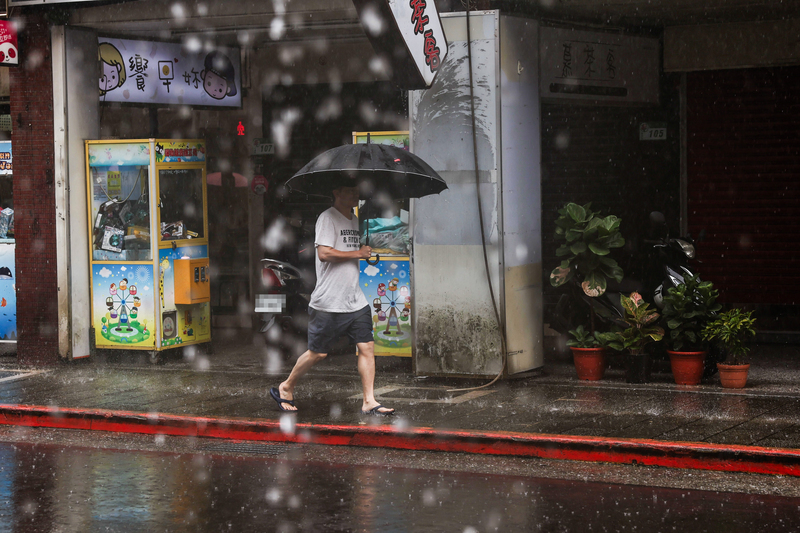 颱風影響易有短延時強降雨 苗栗到彰化焚風飆36度