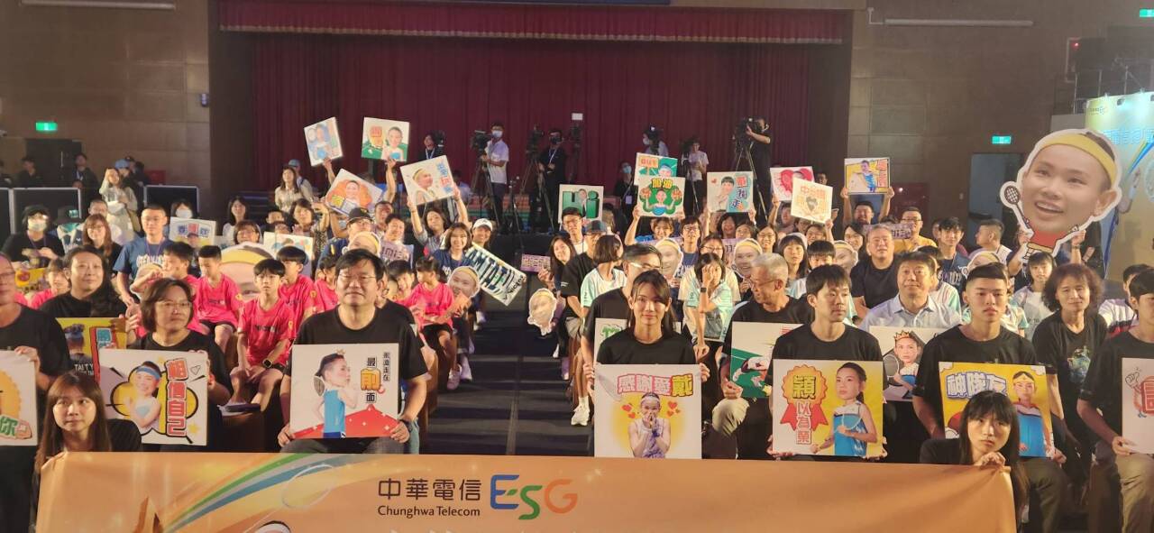 粉絲暖心力挺讓戴資穎哭了 願進校園傳承羽球技藝