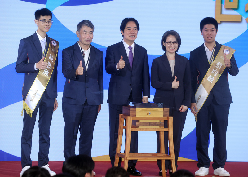 接見國際技能競賽代表團 蕭美琴讚技職人才是護國神山創造者