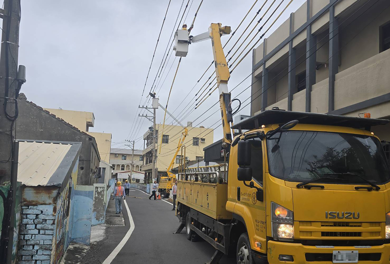 颱風山陀兒釀5.4萬戶停電 台電：逾8成7戶數已復電