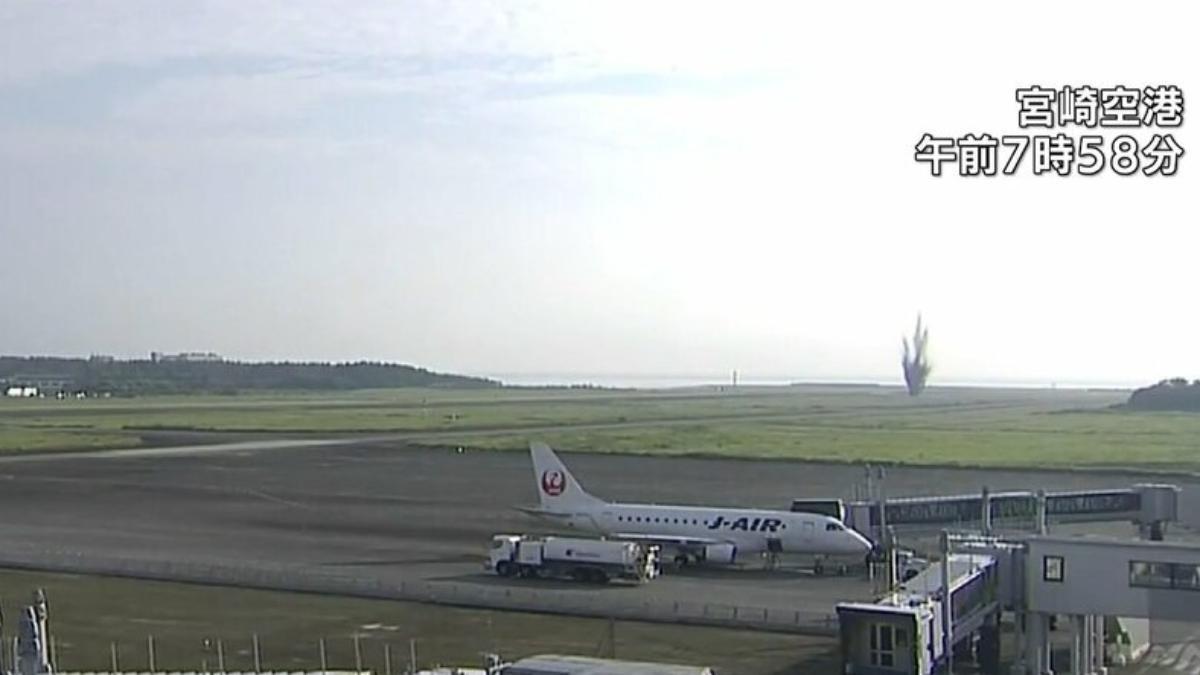 日本宮崎機場滑行道爆炸塌陷 暫停所有航機起降