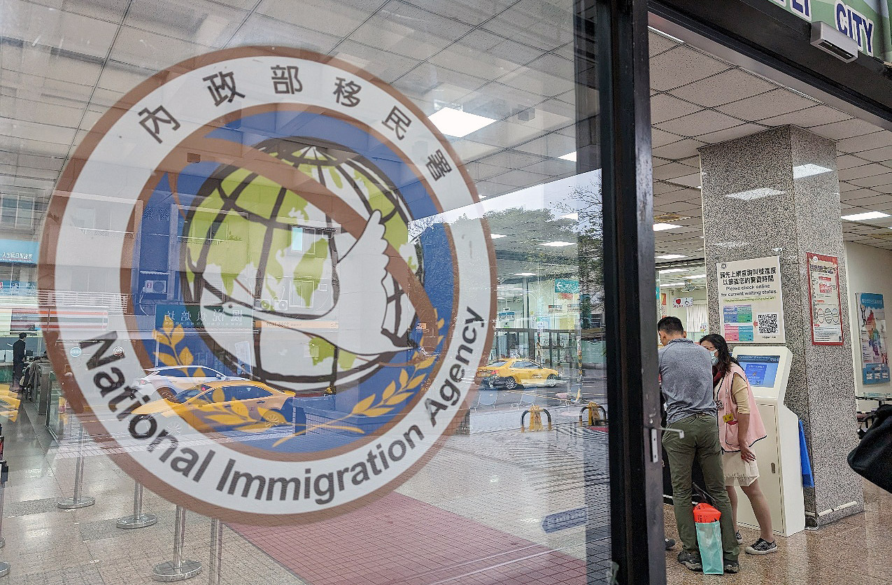 2中國遊客滋擾港人活動 移民署認定違規要求出境