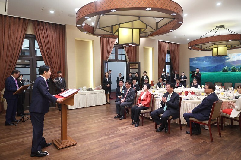 總統午宴日本國會議員慶賀團 盼石破茂領導下台日情誼更友好
