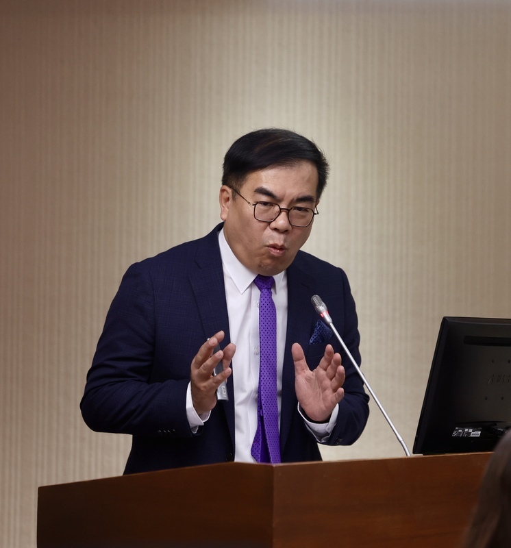 盧秀燕不滿中火環評批環境部放水 彭啓明籲尊重環評專業