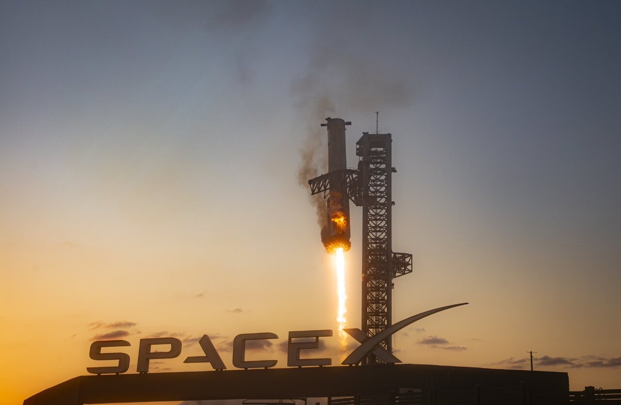 SpaceX星艦第5次試射 發射塔首次成功「捕捉」助推器