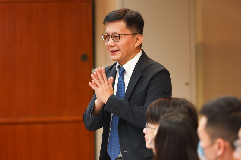 校園如何管理學生使用手機？ 張廖萬堅：教育部願配合推動相關立法