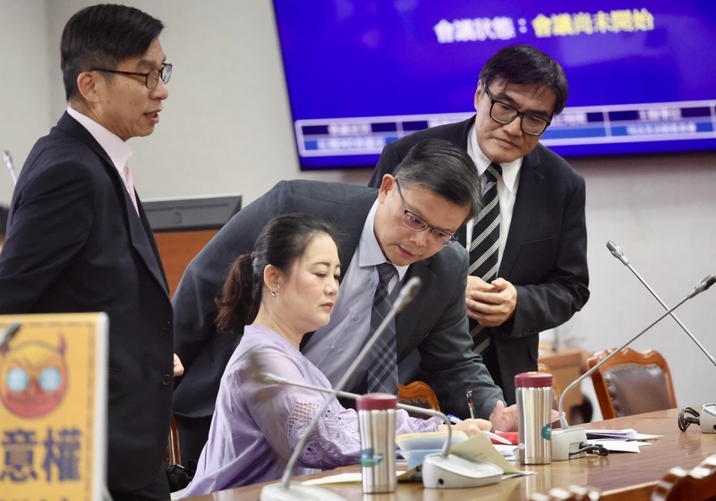 藍排審憲法訴訟法 綠要求先審大法官人事、召開公聽會