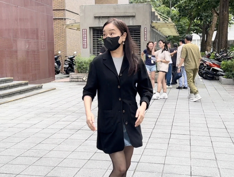 指黃國昌硬上女學生 周玉蔻誹謗遭判刑3月