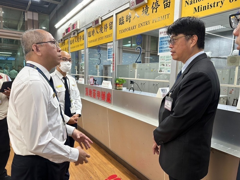 邱垂正視察金門小三通 縣府提陸客簽證意見