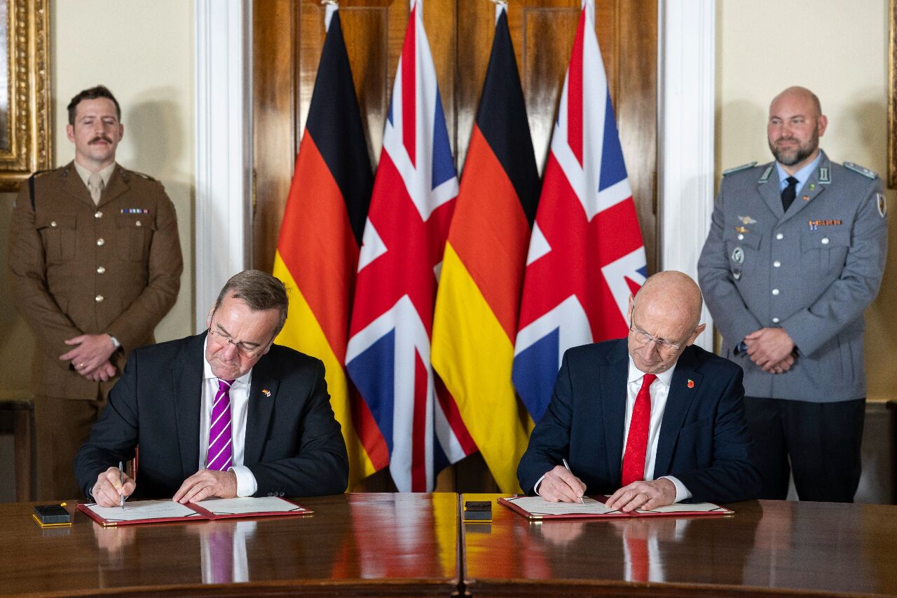 英德防衛協議 闊別10年英國再度生產大口徑火砲槍管