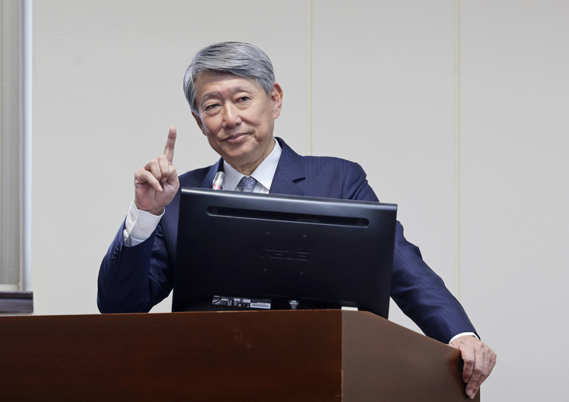 經長赴歐擬訪台積電德國廠 為捷克台灣服務中心揭幕
