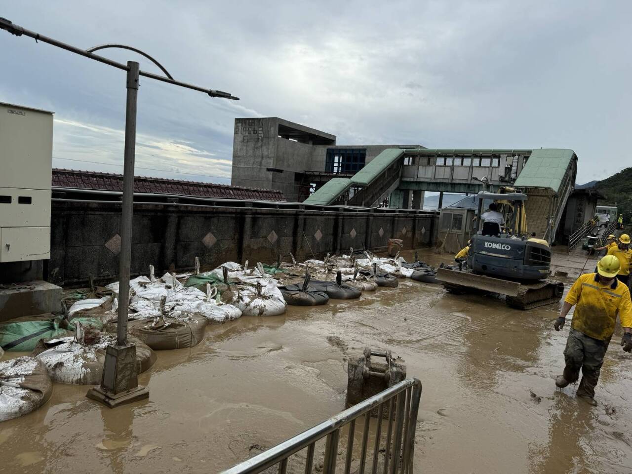 颱風康芮災損路段搶修 台鐵環島路網全恢復通行