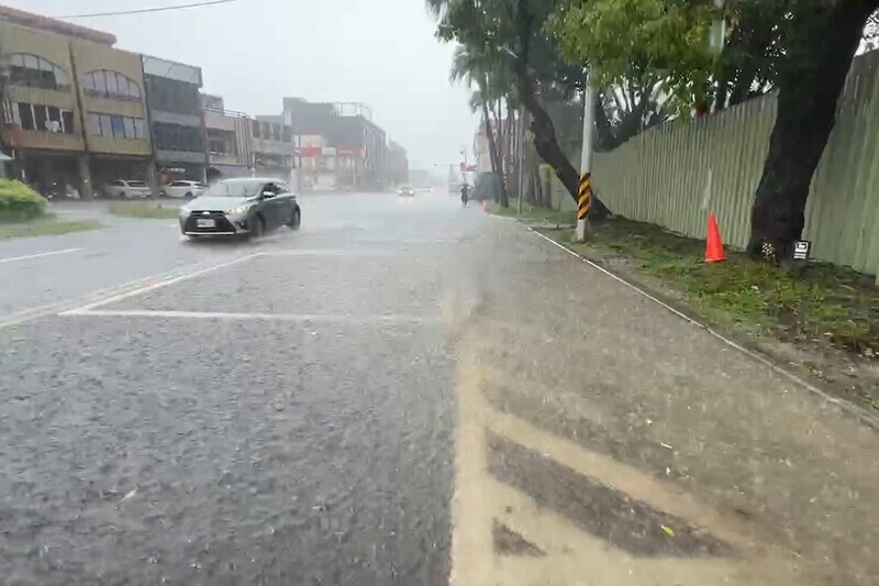 宜蘭豪雨台鐵路段淹水 新馬與蘇澳新站間不通