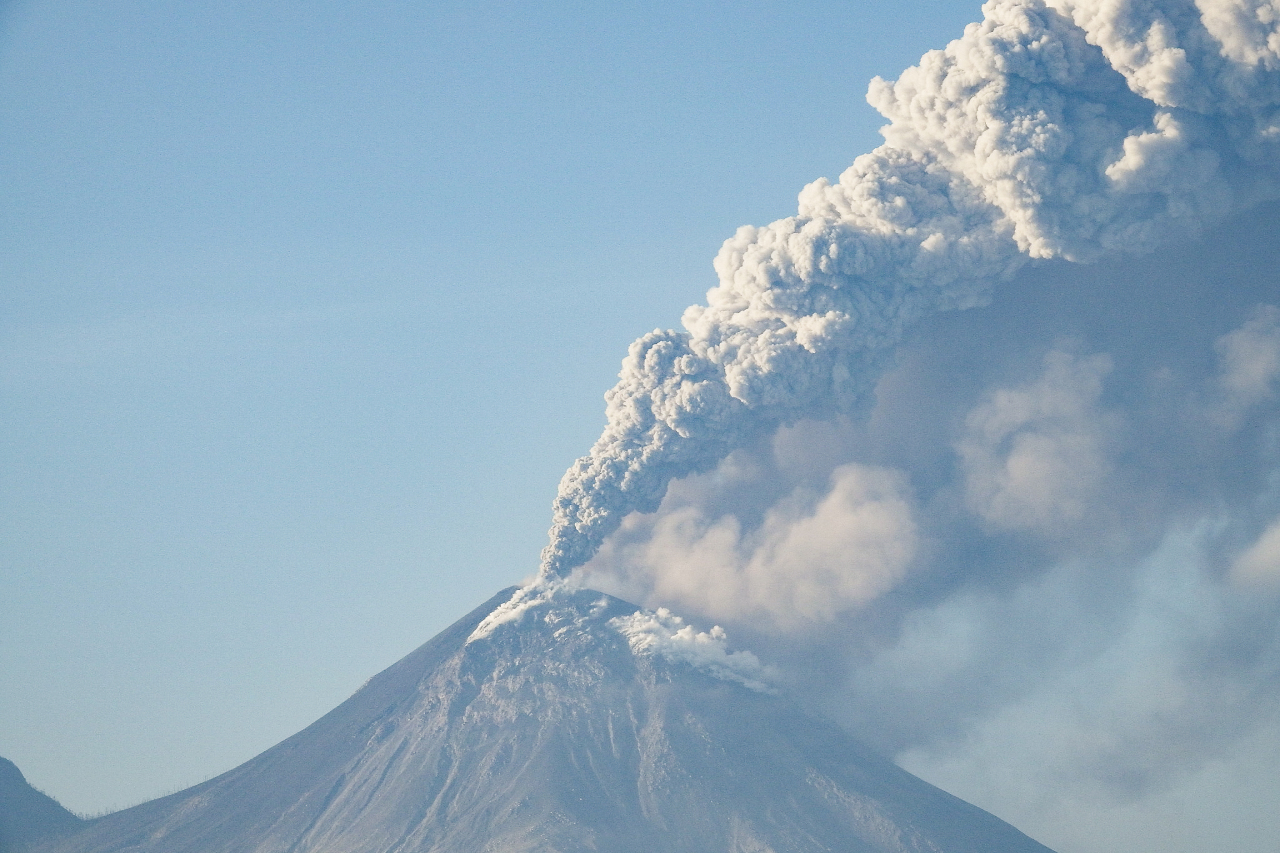 印尼火山噴發 澳洲航空業者取消峇里島航班