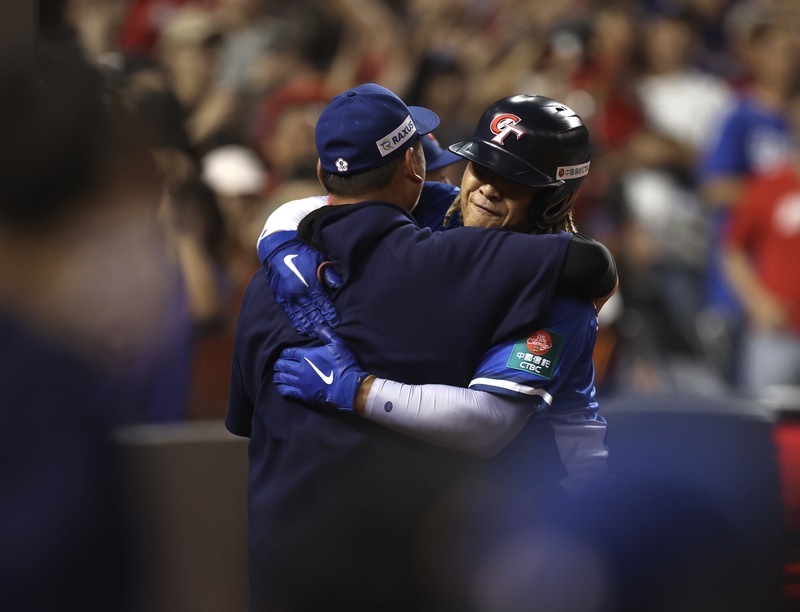 12強賽／前進東京啦！台灣隊11:3大勝澳洲 日本7:6險勝古巴 台日攜手闖4強