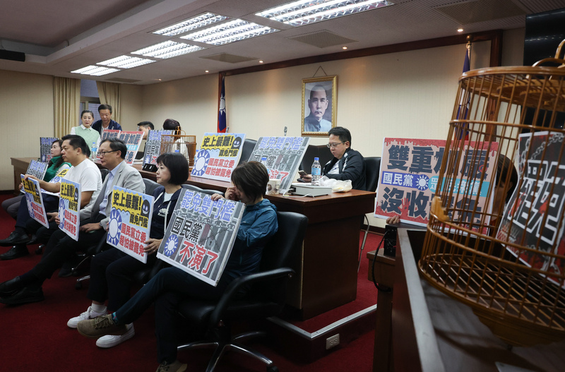 立院排審選罷法 民進黨團4點半甲動搶占主席台
