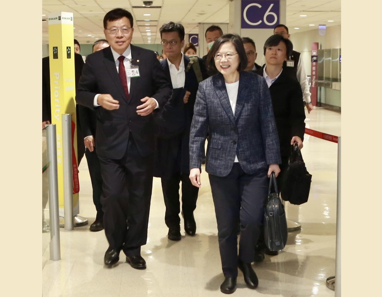 啟程訪加拿大 蔡英文：向國際傳達台灣堅守民主自由信念
