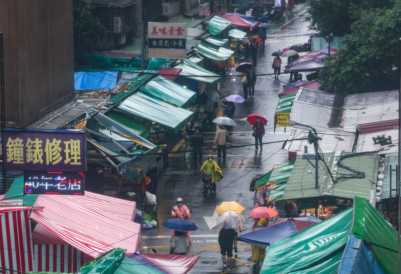 全台有雨感受濕涼 入夜水氣增溫降至12度