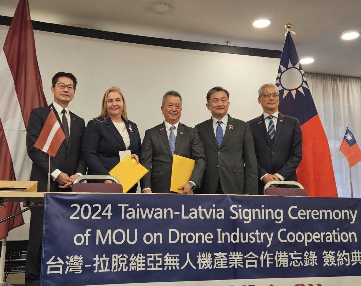 台灣無人機訪團首訪拉脫維亞 簽署合作備忘錄